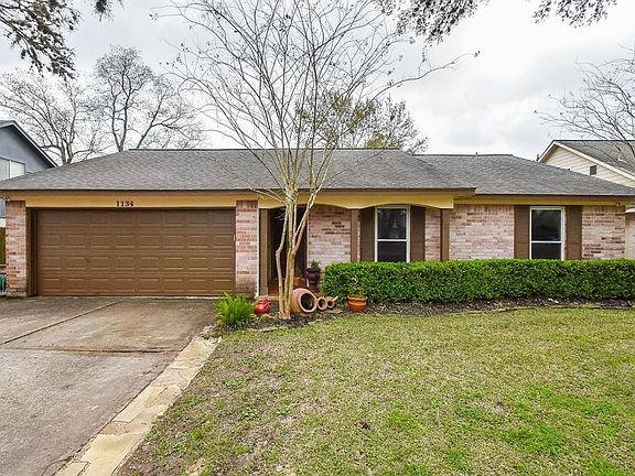 3rd image of 1134 Pinecroft Dr