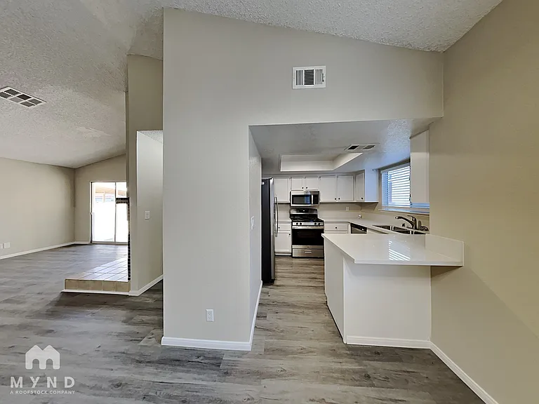 5825 Goodsprings Ct — Photo 13