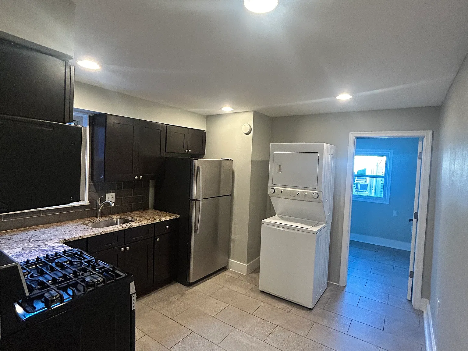 2 bed, 835 sqft, $1,675 — Photo 1
