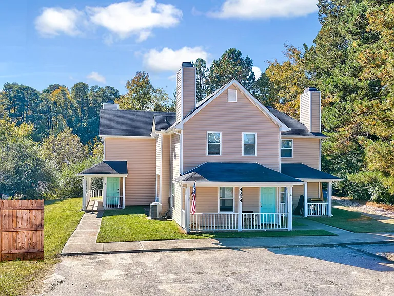 4304 Presley Ct #D — Photo 3