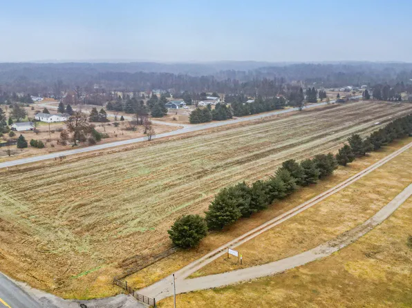 13982 Shaner Ave, Cedar Springs, MI 49319