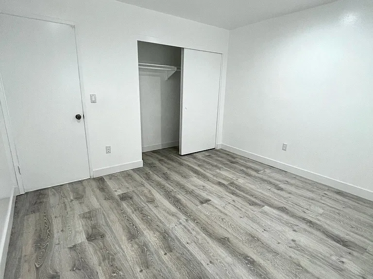 2601 W Orion Ave — Photo 10