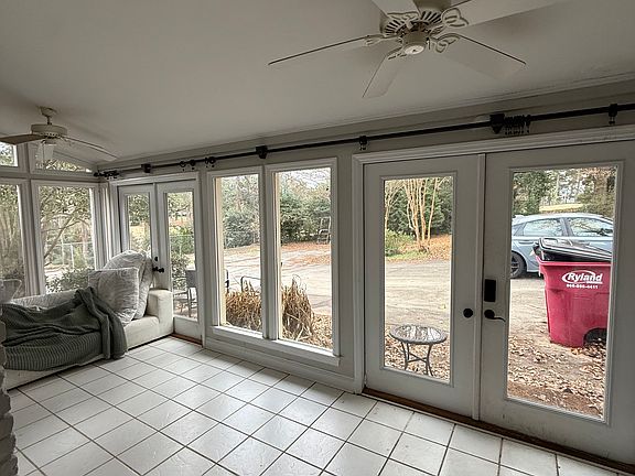 2nd image of 4642 Twin Oak Dr