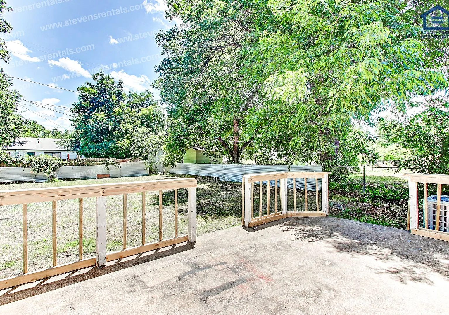 $400 Off First Months Rent! Charming Cozy Home — Photo 4