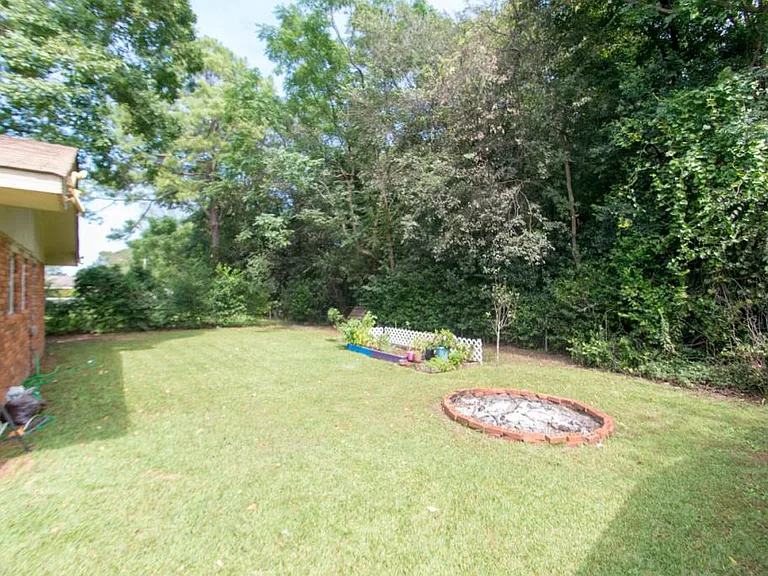 122 Briarwood Dr — Photo 25