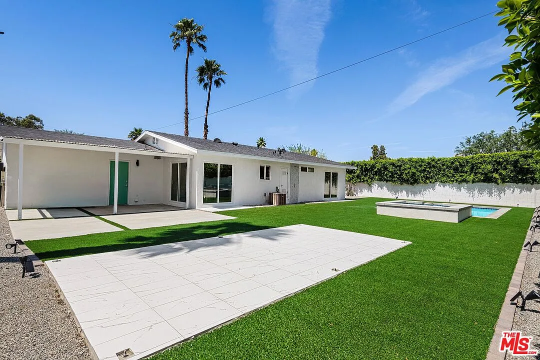 3 bed, 2.0 bath, 1260 sqft, $4,000 — Photo 3