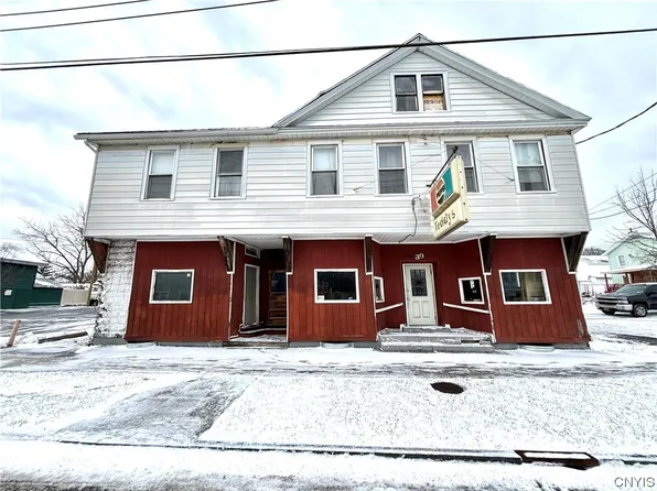 39 Perrine St, Auburn, NY 13021