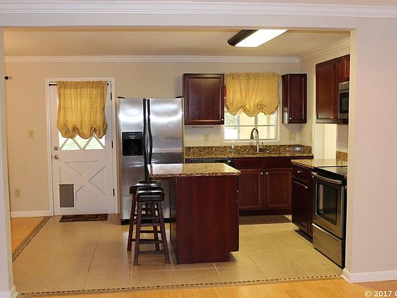 5th image of 4415 NW 32nd Pl