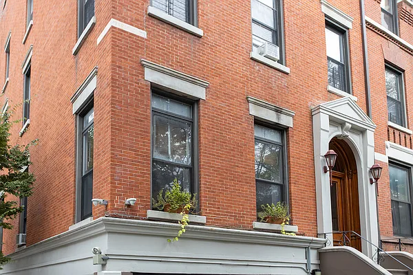 Rented by Corcoran | media 32