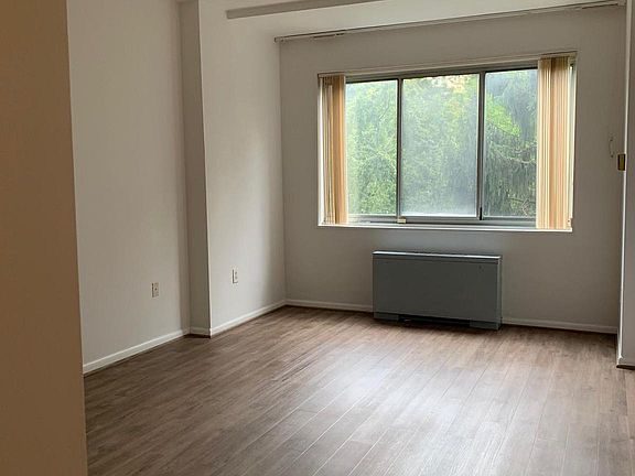 3rd image of 10500 Rockville Pike Unit 217