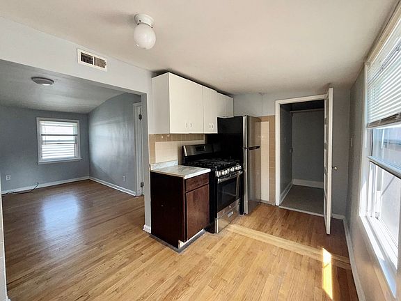 2nd image of 2531 N Tripp Ave #6R