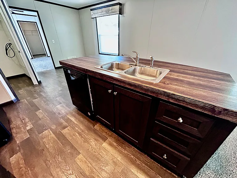 Hickory Knoll — Photo 34