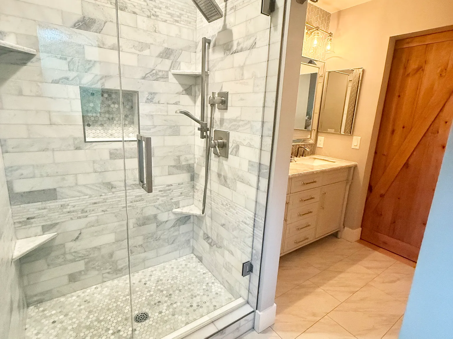 3 bed, 1370 sqft, $3,350 — Photo 3