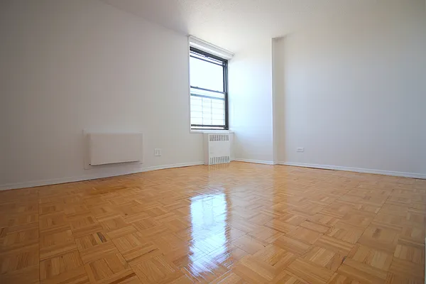 Rented by Corcoran | media 32