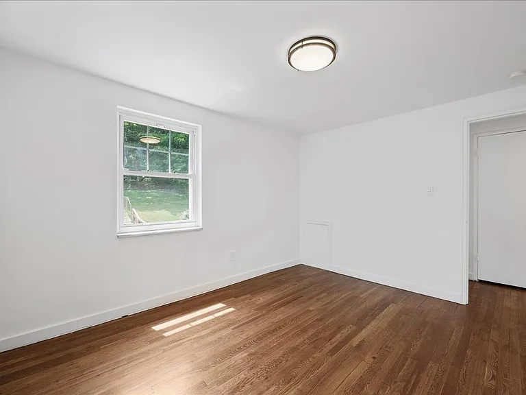 2182 Pauline Ave — Photo 13