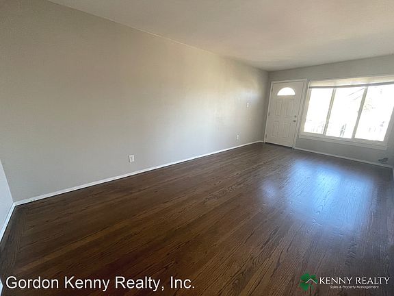 3rd image of 107 Chapman Ave APT 3