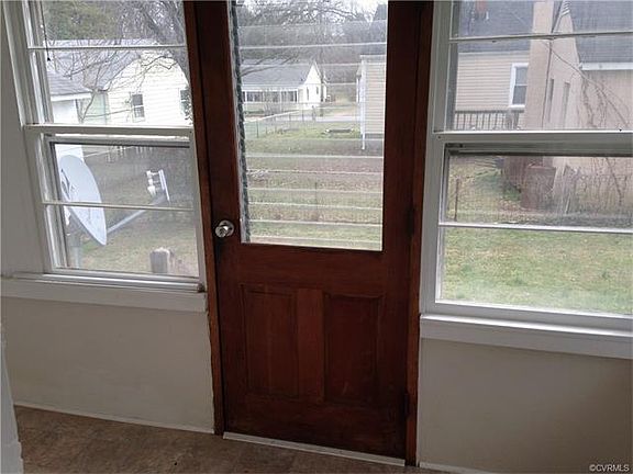 5th image of 203 N Elm Ave