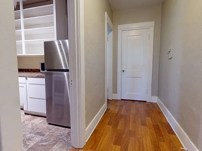 Roycroft Apartments — Photo 31