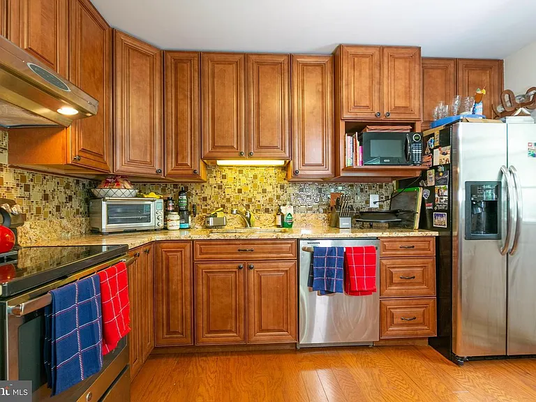 13662 Barren Springs Ct — Photo 25