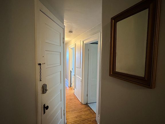 3rd image of 129 Lafayette Ave NE APT 4
