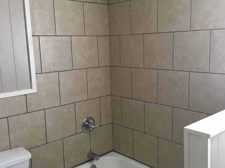 302 Pine Ave — Photo 5