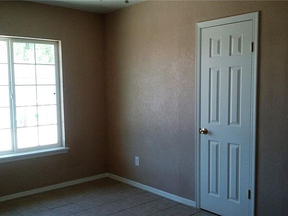 3rd image of 8105 La Paloma Cir