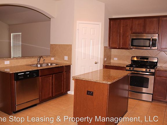 3rd image of 341 Verano Dr