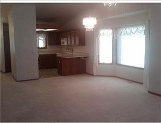 4th image of 1750 Golden Blvd