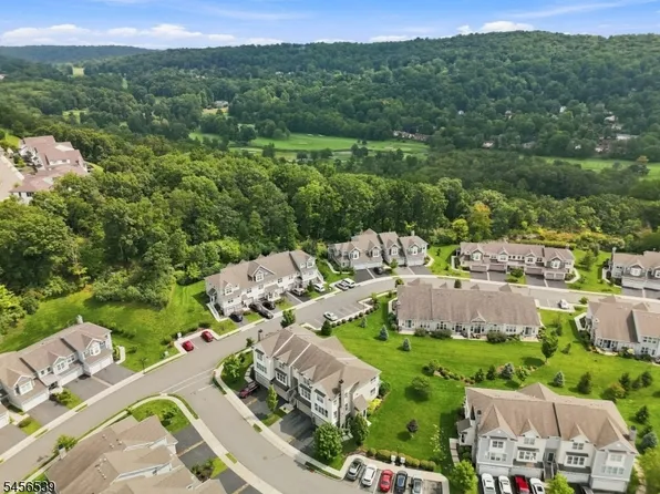 18 Blazingstar Way, Allamuchy Twp., NJ 07840