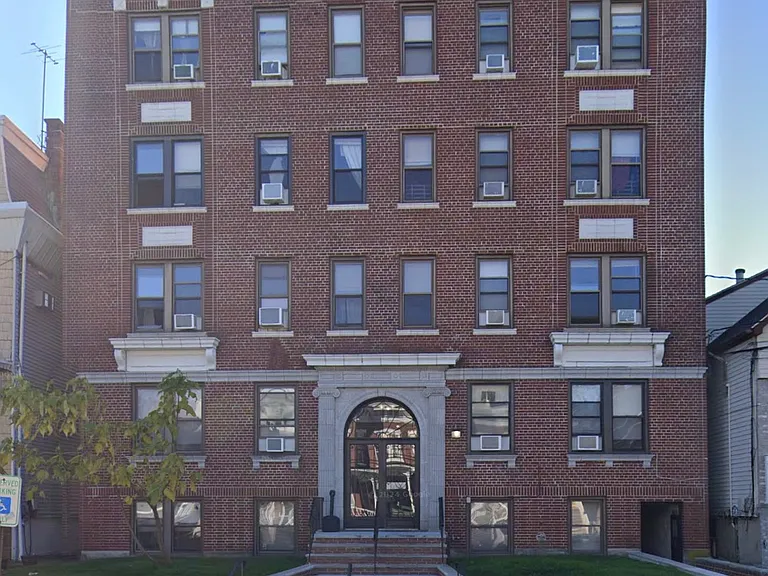 44 W 33rd St — Photo 1