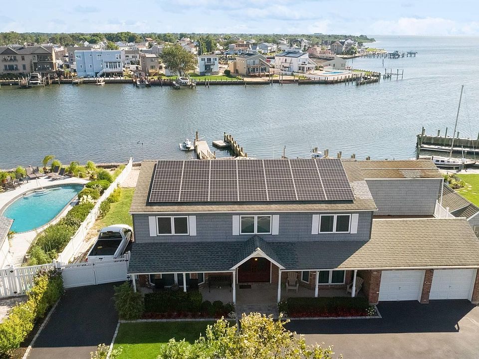 342 Lagoon Dr S, Copiague, NY 11726 Zillow