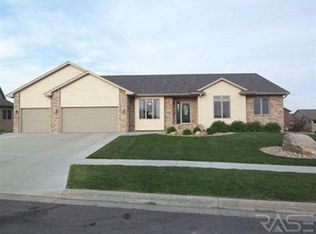 2217 Byrum Cir, Brandon, SD 57005