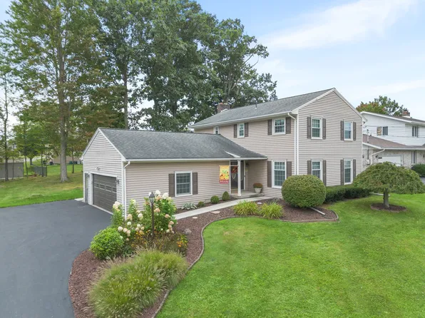 2736 Magnolia St, Endwell, NY 13760
