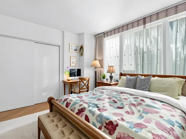 77 Hudson Street image 15 of 40