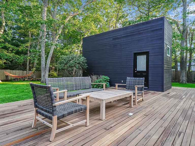 121 Montauk Hwy — Photo 22