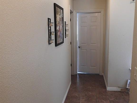 5th image of 1060 Applewood Cir