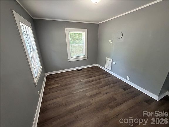 2nd image of 1018 Frederick St