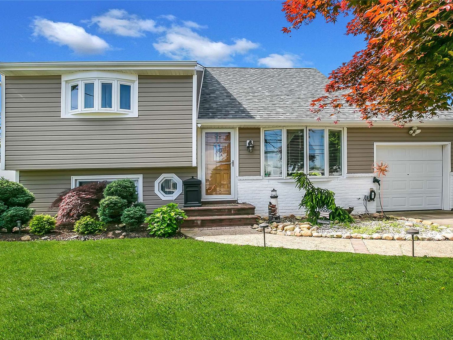 79 Roosevelt Ave, Massapequa, NY 11758 | Zillow