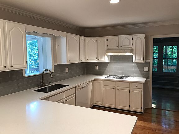2nd image of 1911 Nantucket Dr