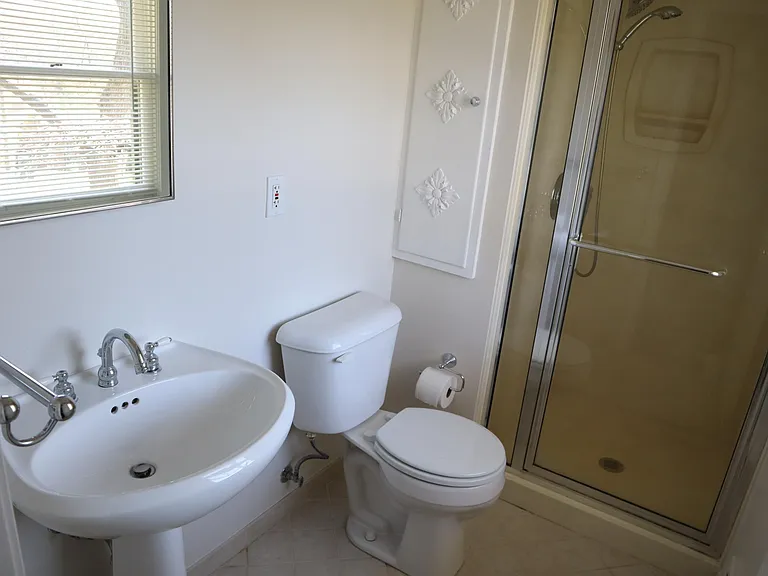 2331 Thornhill Rd — Photo 34