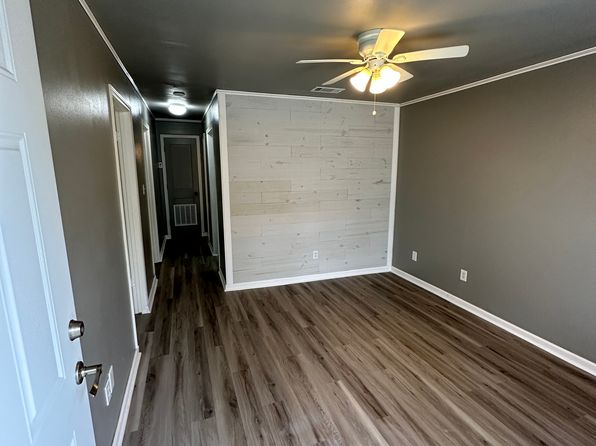 (undisclosed Address)