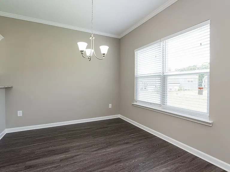 723 Fieldcrest Dr — Photo 6