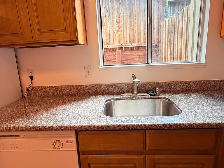 111B Ascot Ct — Photo 9