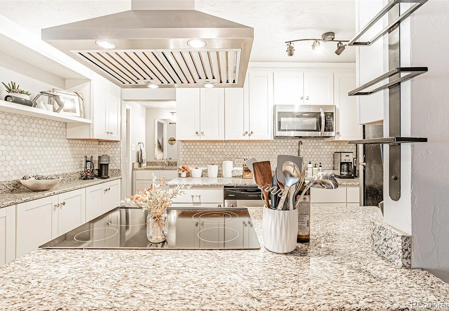 The Florentine Condos — Photo 4