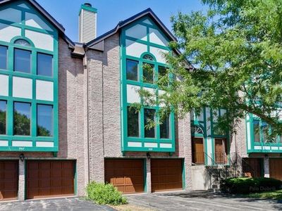 949 W Essex Pl, Arlington Heights, IL, 60004