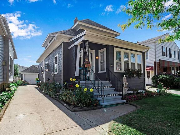 3rd image of 233 Euclid Ave