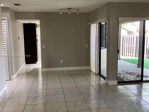 5th image of 15270 SW 45th Ter #H-61