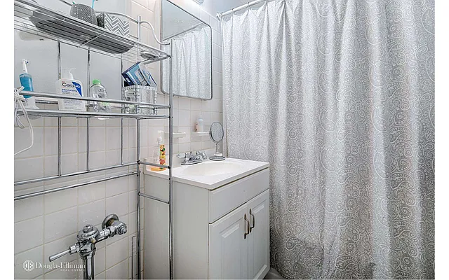 Rented by Douglas Elliman | media 13