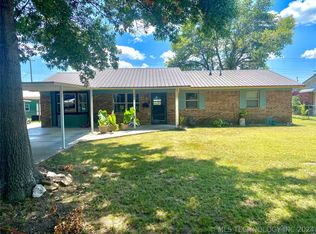 220 Duncan Ave, Checotah, OK 74426