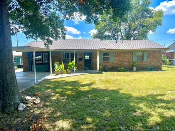 220 Duncan Ave, Checotah, OK 74426